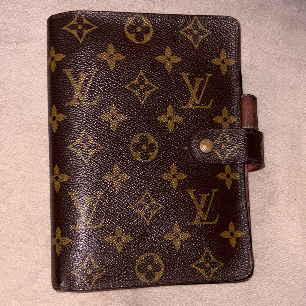 Louis Vuitton Monogram MM agenda